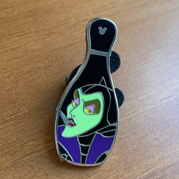 Maleficent Disney villain pin - Picture 2 of 4